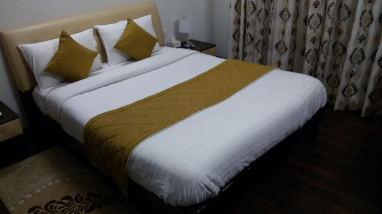 Royal Service Apatment Pimpri-Chinchwad 外观 照片